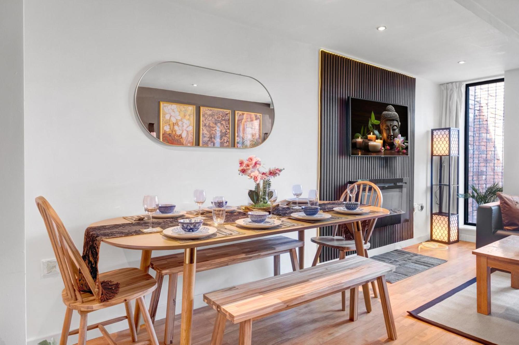 Thai With Netflix, Pool Table & Games, Freepark